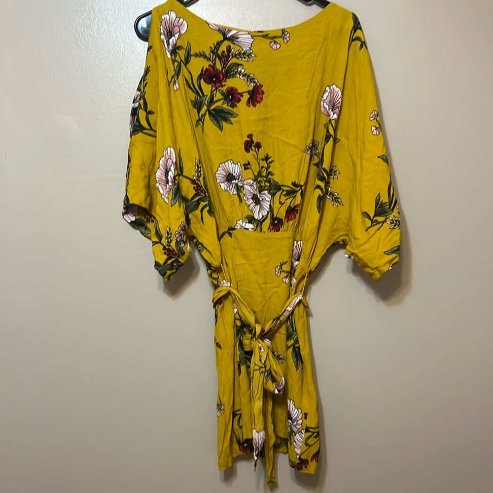 Forever 21 contemporary dress with open sleeves, size medium